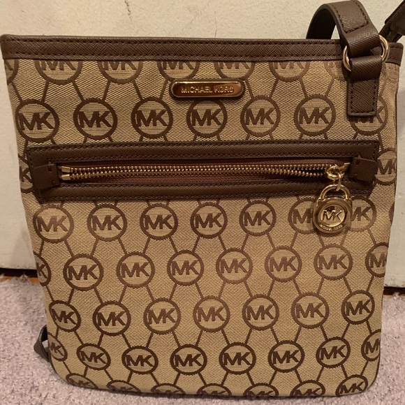 Michael Kors crossbody - Picture 2 of 3